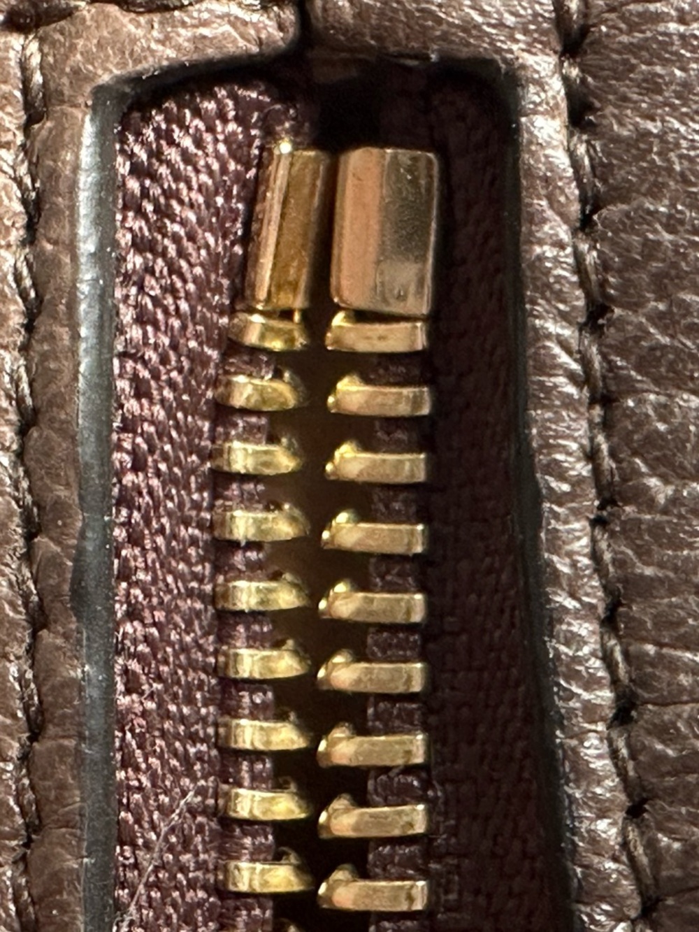 Gucci Brown Leather Zipper Shoulder Bag with Gold Hardware - Picture 3 of 5